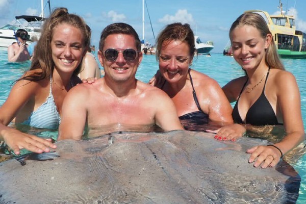 2-STOP/TOUR: Stingray City & Coral Gardens Tours in the Cayman Islands